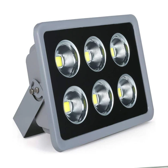 flood-light-outdoor-2.webp