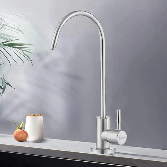 steel-kitchen-sink-tap-2.webp