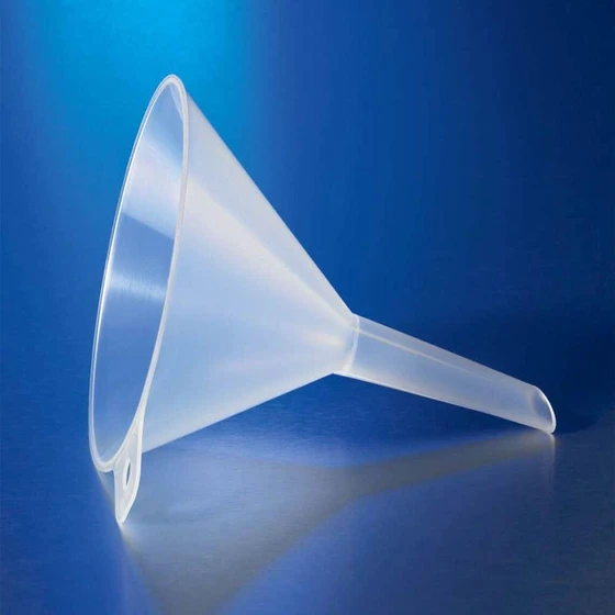 stem-plastic-short-funnel-2.webp