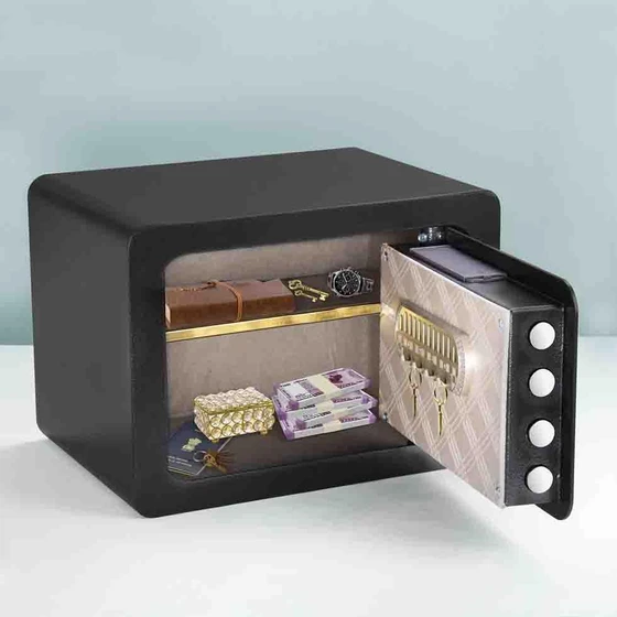 digital-safe-locker-2.webp