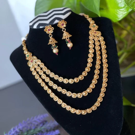 kemp-necklace-set-2.webp