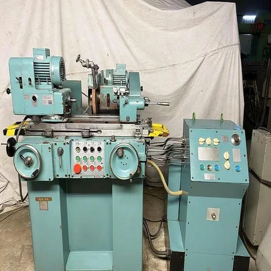 cylindrical-grinding-machine-2.webp