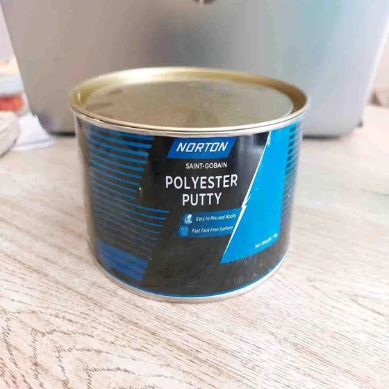 polyester-putty-2.webp