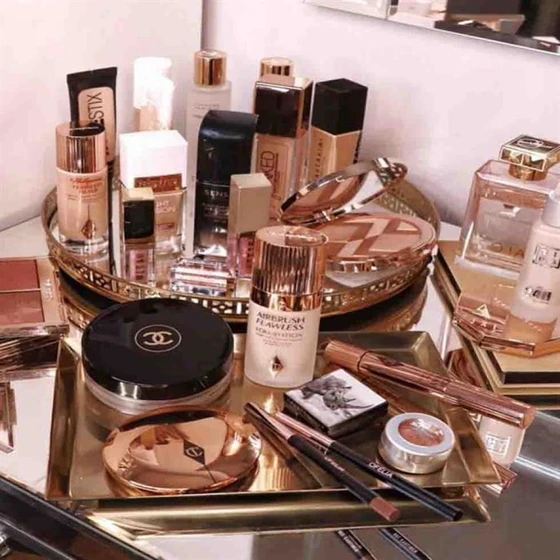 luxury-makeup-gift-sets-2.webp