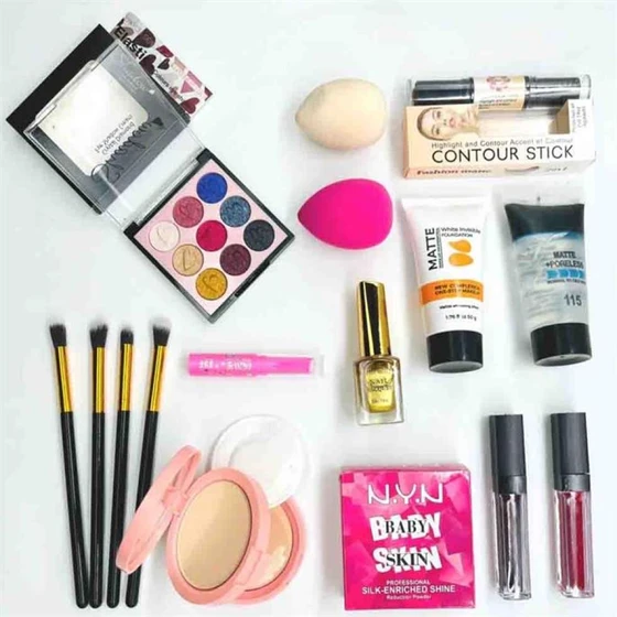 basic-makeup-kit-2.webp