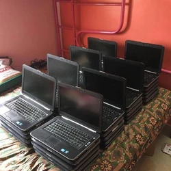 Hd Display Second Hand Laptop, Black colour, Wireless