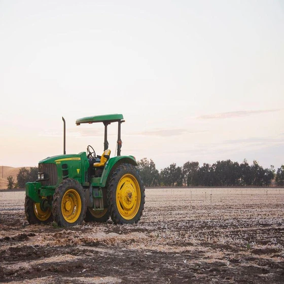 used-farm-tractors-2.webp