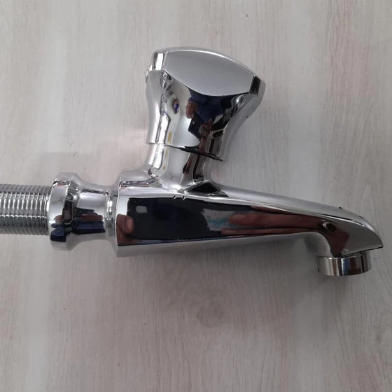 silver-square-ss-tap-2.webp