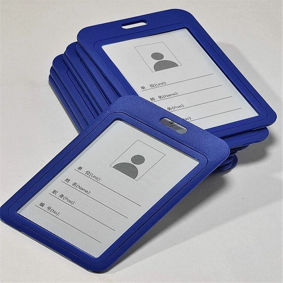 plastic-id-card-holders-2.webp