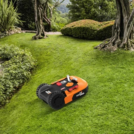 robot-grass-cutter-2.webp