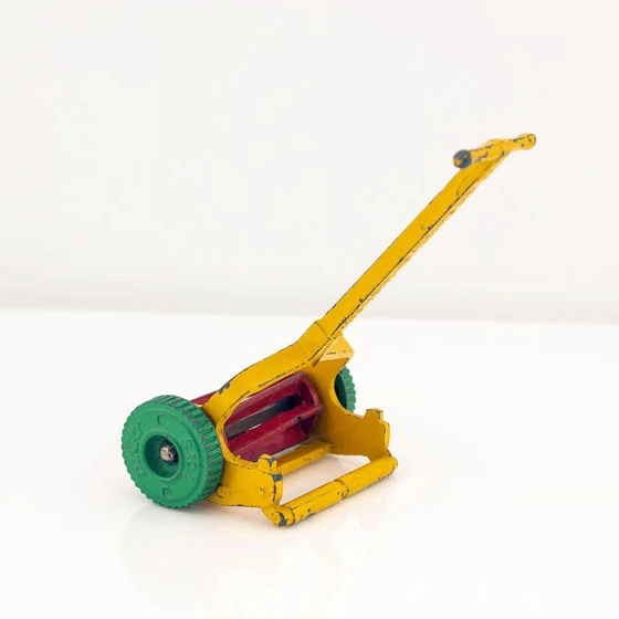 rolling-grass-cutter-2.webp