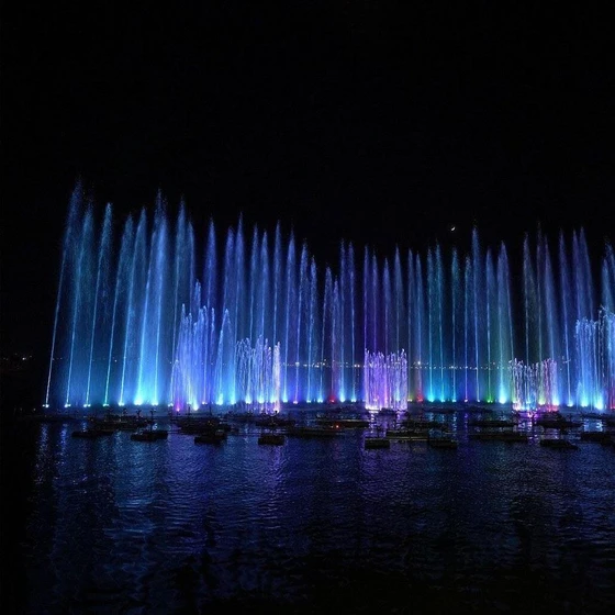outdoor-musical-fountain-2.webp