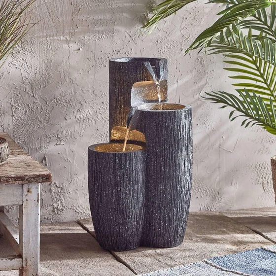 illuminated-bronze-fountain-2.webp