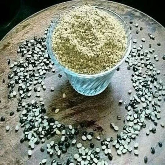 black-urad-dal-flour-2.webp