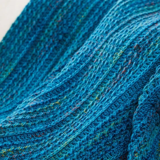 crochet-blanket-acrylic-21.webp