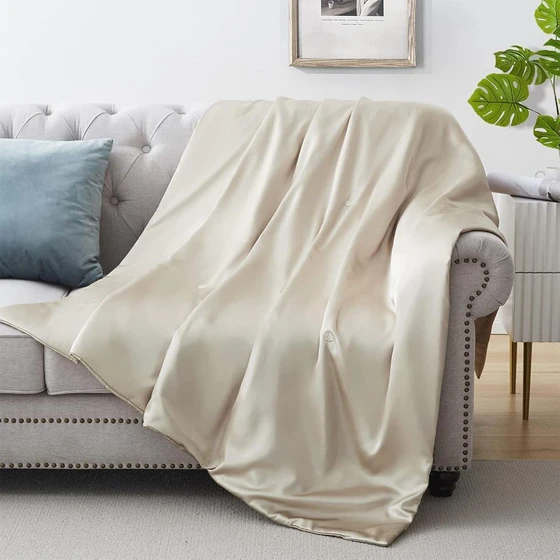 white-silky-blanket-21.webp