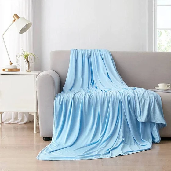 silky-cooling-blanket-21.webp