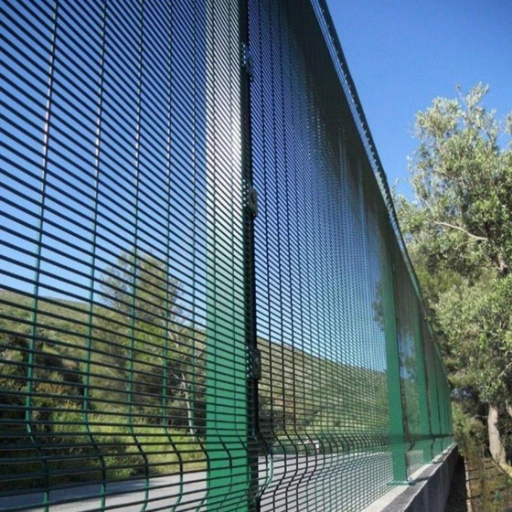 anti-mesh-fencing-2.webp