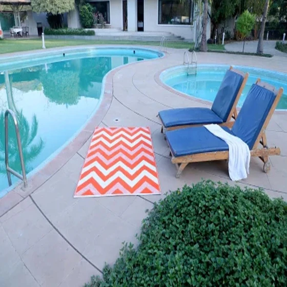 plastic-outdoor-rugs-2.webp
