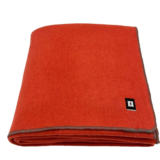 wool-blanket-camping-2.webp