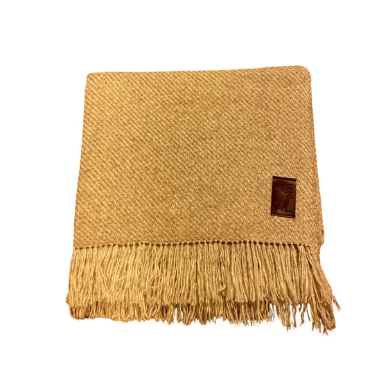 alpaca-wool-blanket-2.webp