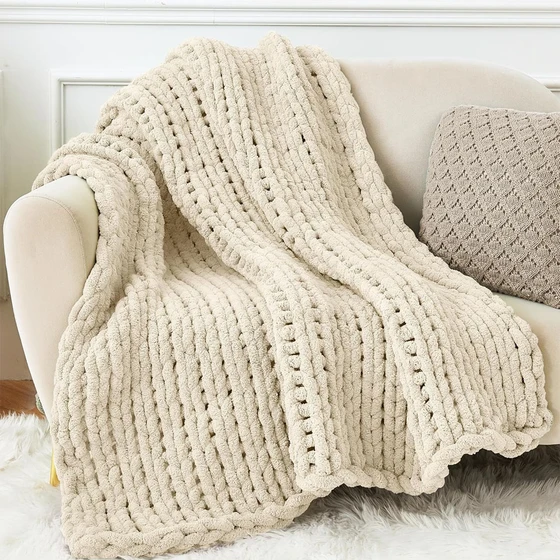chunky-knit-throw-blanket-2.webp