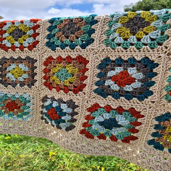 granny-square-crochet-blanket-2.webp