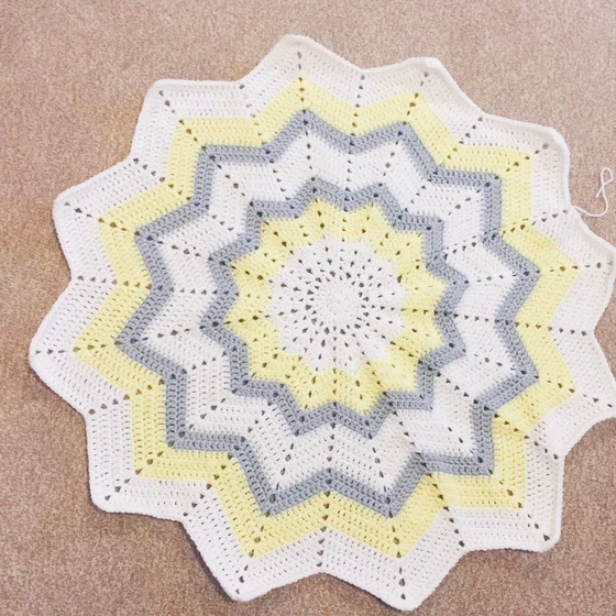 crochet-star-blanket-1.webp