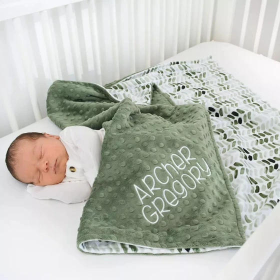 custom-embroidered-blanket-2.webp