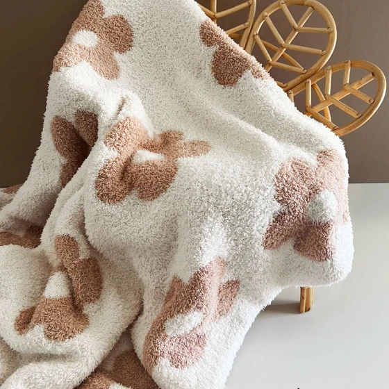 fluffy-thick-blanket-2.webp