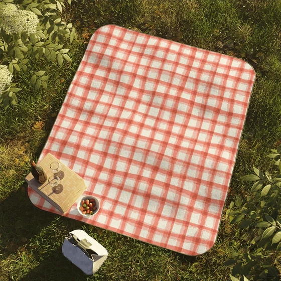 traditional-picnic-blanket-2.webp
