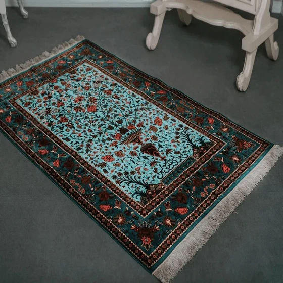kashmiri-machine-made-rugs-2.webp