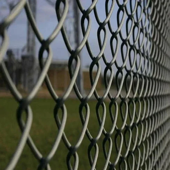 silver-chain-link-fencing-2.webp