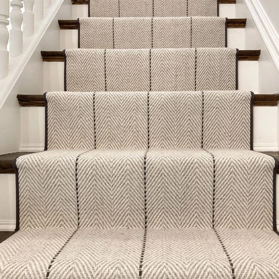 wool-stair-runner-carpet-2.webp