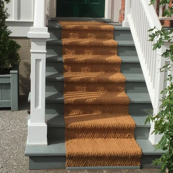 outdoor-stair-runner-carpet-2.webp