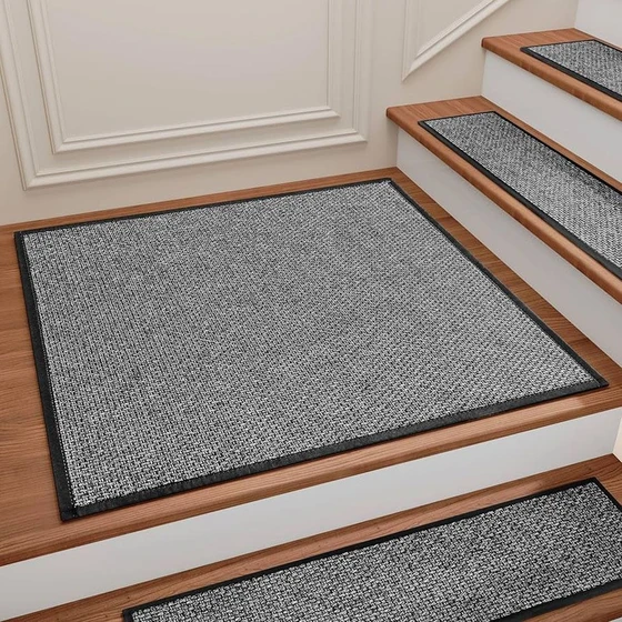 stair-landing-runner-rug-2.webp