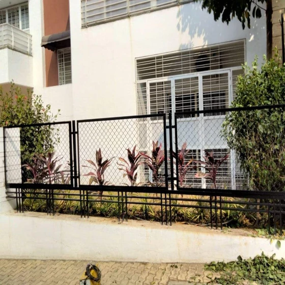 iron-wall-fencing-2.webp