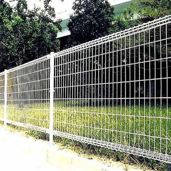 iron-mesh-fence-2.webp