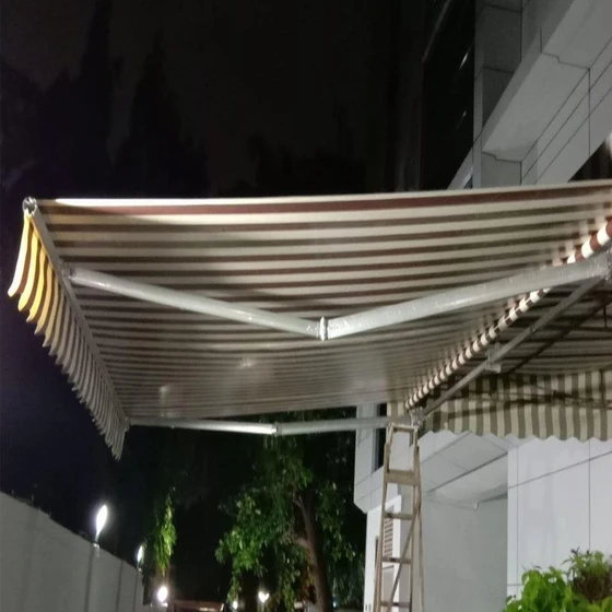 folding-waterproof-awning-2.webp
