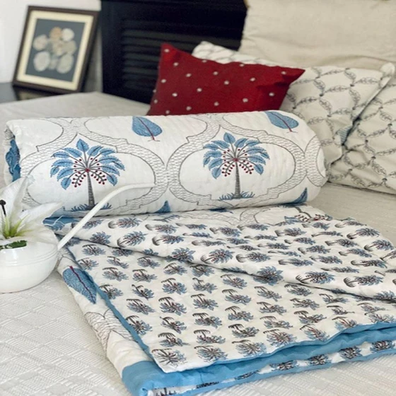 beautiful-jaipuri-razai-light-weight-and-comfort-2.webp