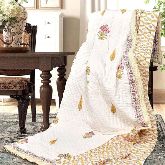 hand-stitched-jaipuri-razai-durable-and-lightweight-2.webp