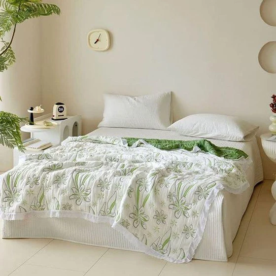 bamboo-fiber-quilt-lightweight-and-durable-2.webp