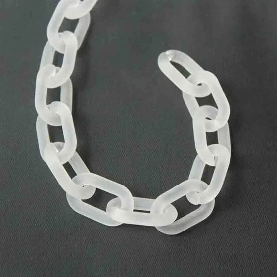 white-plastic-chain-oval-1.webp