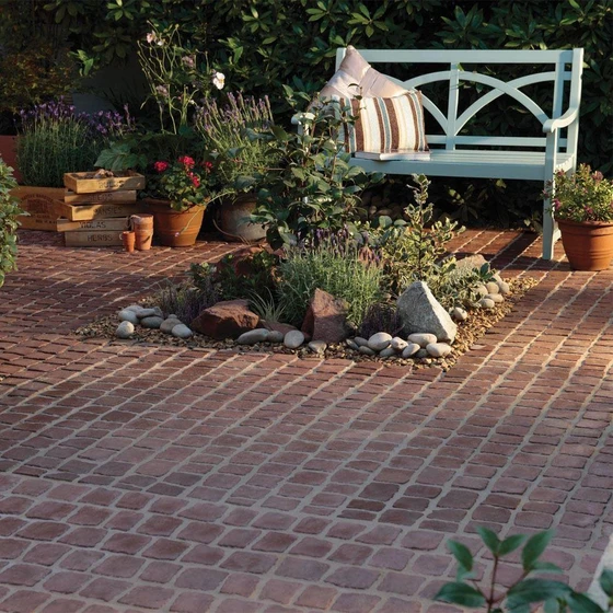outdoor-madana-cobbles-2.webp