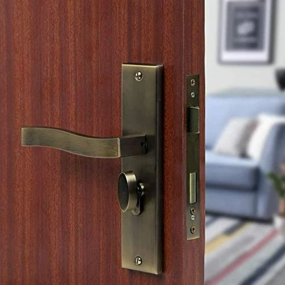 corrosion-doors-handle-2.webp
